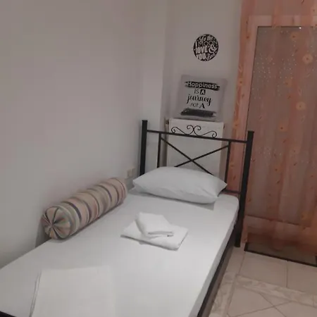 Center * سالونيك